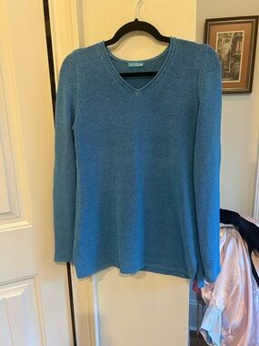 J McLaughlin Light Blue V-Neck Women's Sweater